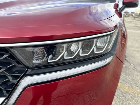 Used 2023 Kia Sorento LX image 10