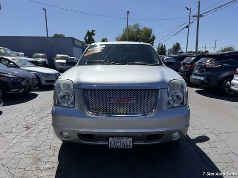 Used 2011 GMC Yukon Denali AWD/4WD image 2