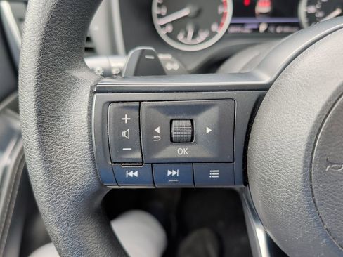 Used 2024 Nissan Rogue SV FWD image 8