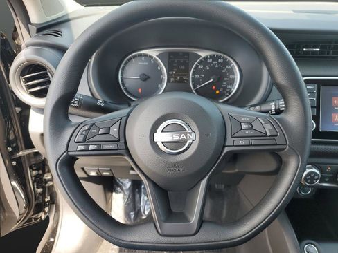 New 2025 Nissan Kicks Play S image 13
