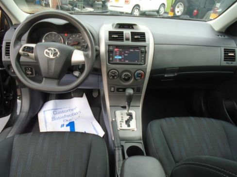Used 2013 Toyota Corolla S w/ Premium Pkg FWD image 11