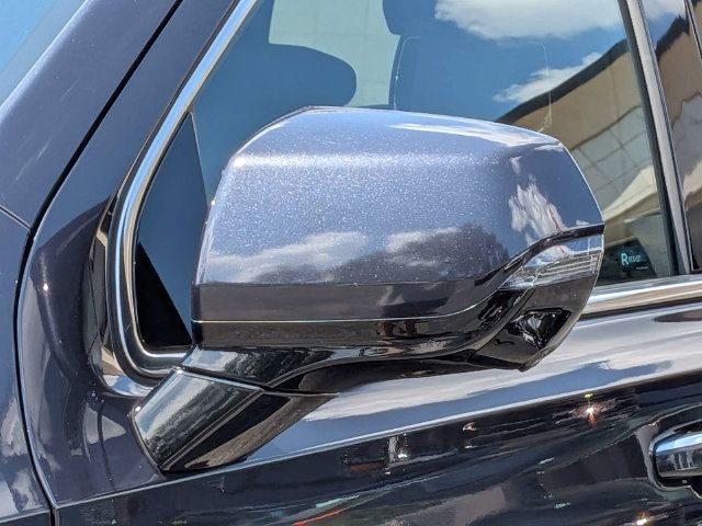 Certified 2025 Cadillac Escalade Premium Luxury AWD/4WD image 10