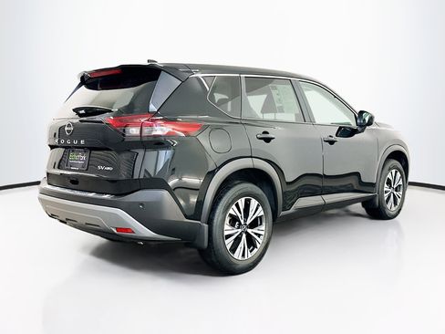 Used 2023 Nissan Rogue SV image 9