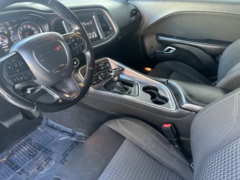 Used 2019 Dodge Challenger SXT image 11