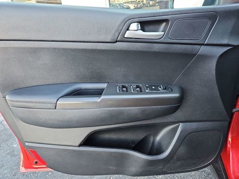 Used 2019 Kia Sportage LX image 19