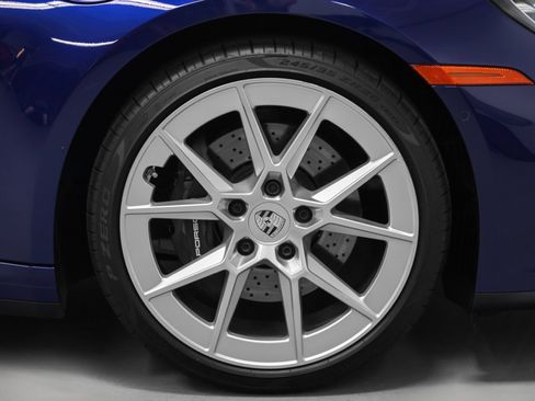Certified 2025 Porsche 911 Carrera RWD image 19