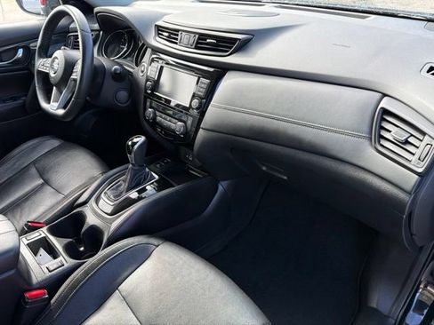 Used 2020 Nissan Rogue SL w/ Premium Package AWD/4WD image 11