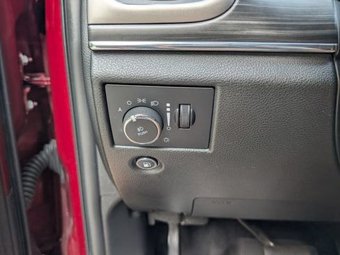 Used 2022 Jeep Grand Cherokee Limited w/ Tech Group RWD image 14