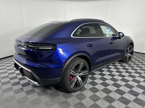 Used 2025 Porsche Macan 4S Electric image 9