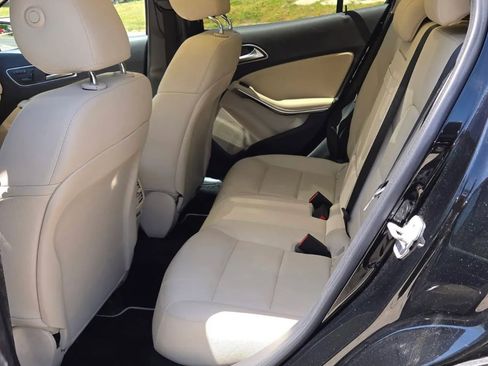 Used 2017 Mercedes-Benz GLA 250 image 10