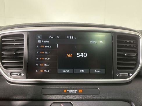 Used 2022 Kia Sportage Nightfall Edition image 6