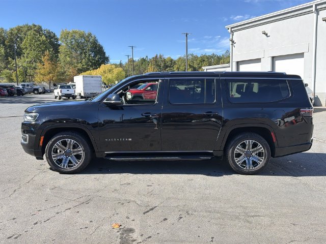 Used 2024 Jeep Wagoneer L Series II w/ Flexible Seating Group AWD/4WD image 10