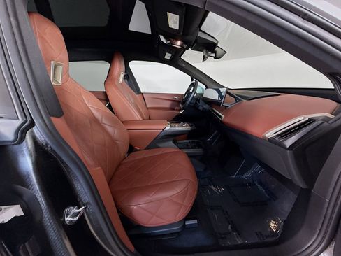 Used 2023 BMW iX xDrive50 w/ Premium Package image 30