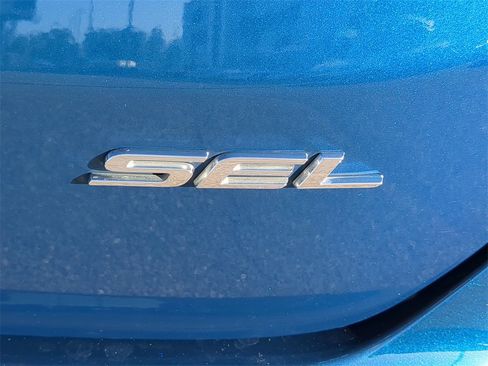 Used 2020 Ford Edge SEL w/ Convenience Package image 10
