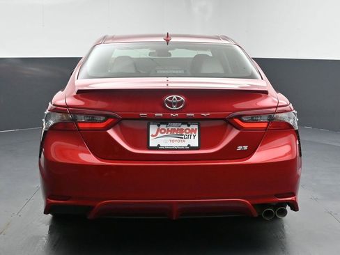 Used 2022 Toyota Camry SE image 8