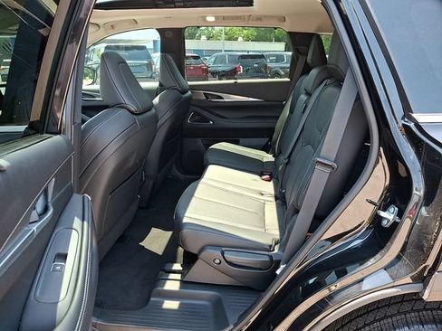 Used 2026 INFINITI QX60 Luxe w/ Cargo Package FWD image 12