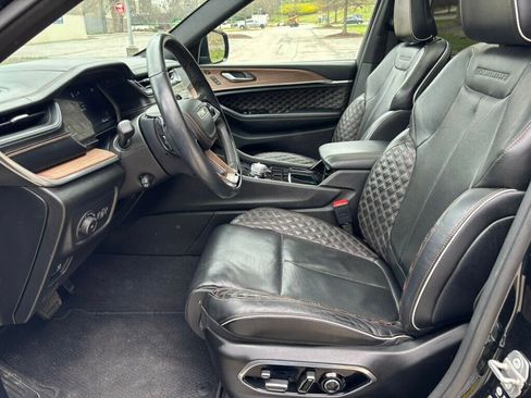 Used 2021 Jeep Grand Cherokee L Summit w/ Luxury Tech Group V image 9