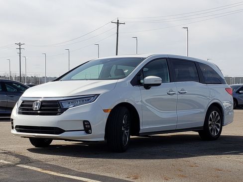 Used 2024 Honda Odyssey EX-L image 3