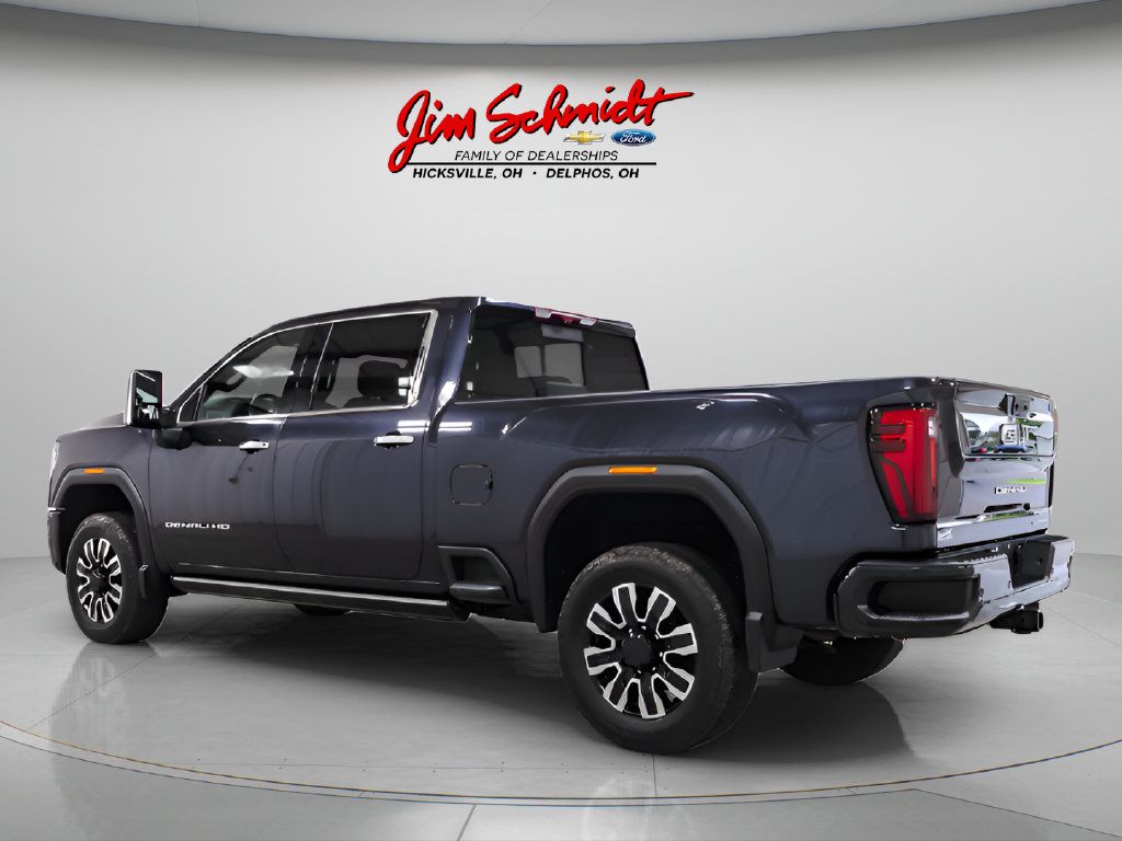 Used 2024 GMC Sierra 3500 Denali Ultimate AWD/4WD image 4