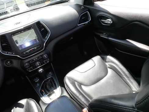 Used 2023 Jeep Cherokee Altitude Lux AWD/4WD image 11