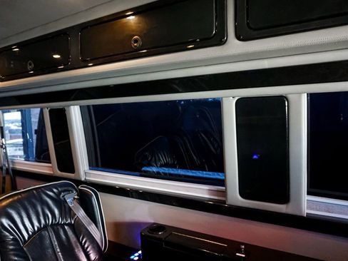 Used 2014 Mercedes-Benz Sprinter 2500 image 54