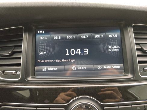 Used 2016 Kia Cadenza Limited image 25