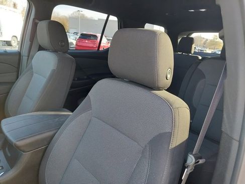 Used 2022 Chevrolet Traverse LT image 6