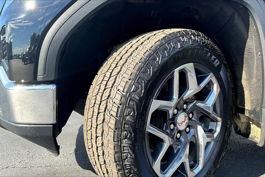 Used 2025 GMC Sierra 1500 SLT w/ SLT Premium Package AWD/4WD image 38