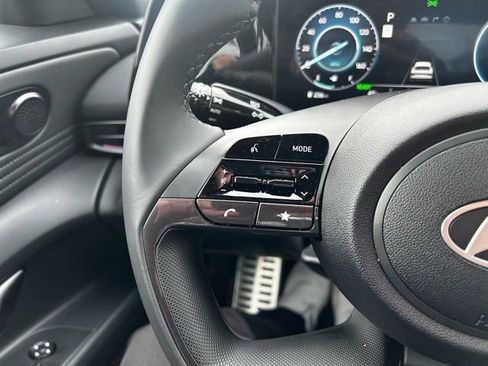 Certified 2025 Hyundai Elantra SEL image 16