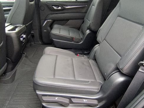 Used 2023 GMC Yukon Denali w/ Denali Reserve Package image 20