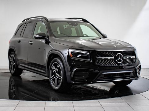 Used 2024 Mercedes-Benz GLB 250 4MATIC image 12