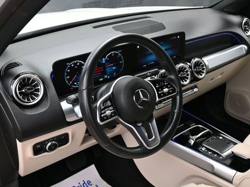 Used 2023 Mercedes-Benz EQB 300 4MATIC image 19