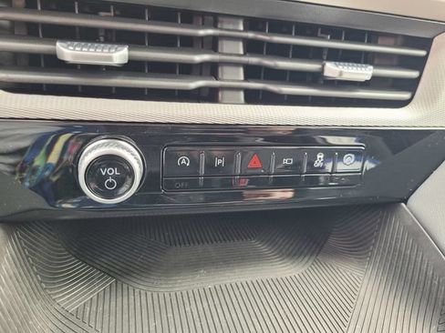 Used 2026 Ford Explorer Active RWD image 23