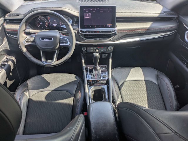 Used 2025 Jeep Compass Trailhawk AWD/4WD image 15