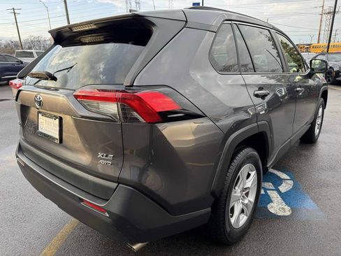 Used 2019 Toyota RAV4 XLE image 5