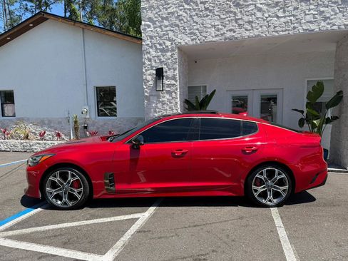 Used 2018 Kia Stinger GT2 image 2