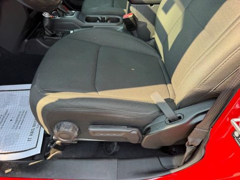 Used 2021 Jeep Gladiator Sport AWD/4WD image 19