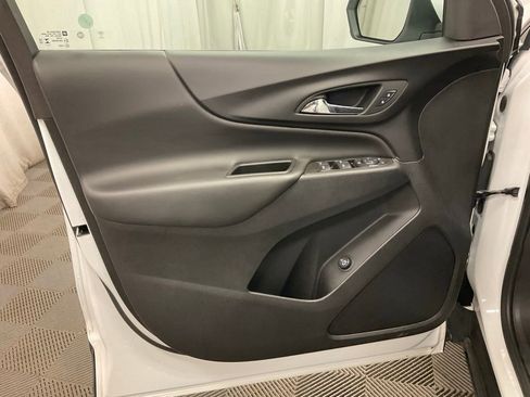 Used 2024 Chevrolet Equinox LT image 18