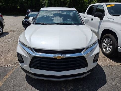 Used 2021 Chevrolet Blazer LT FWD image 2