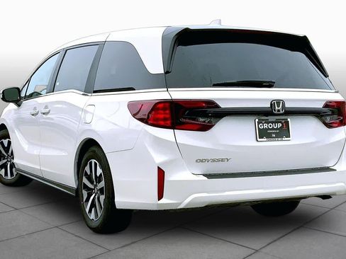 New 2026 Honda Odyssey EX-L image 3