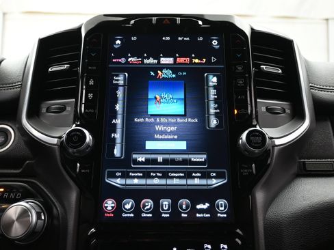 Used 2020 RAM 1500 Laramie w/ Sport Appearance Package AWD/4WD image 33