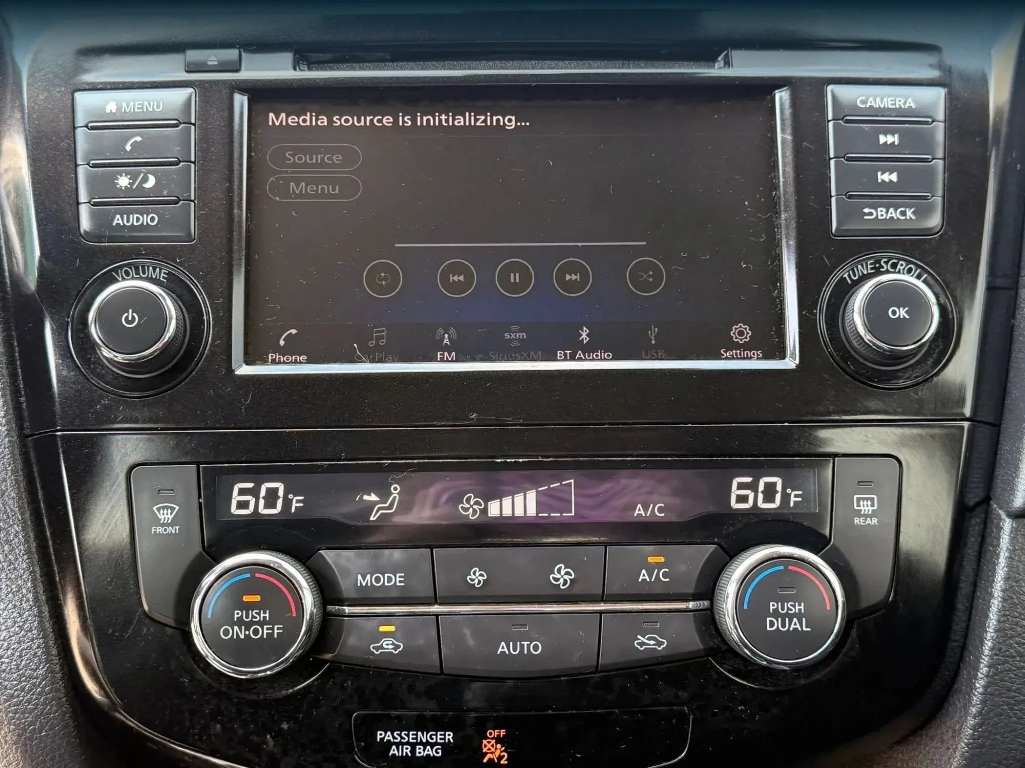 Used 2019 Nissan Rogue SV FWD image 26