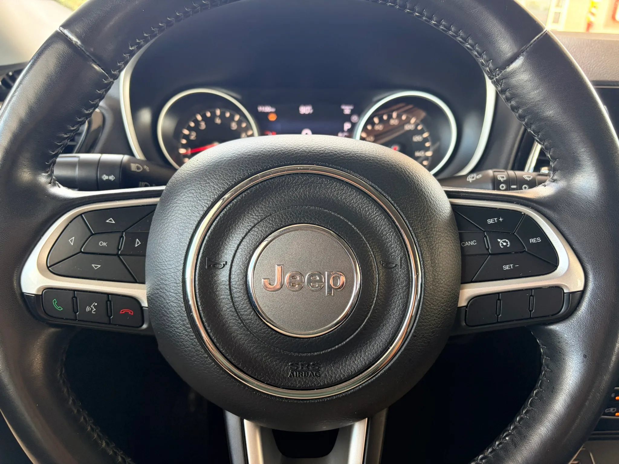 Used 2018 Jeep Compass Latitude w/ Popular Equipment Group FWD image 14