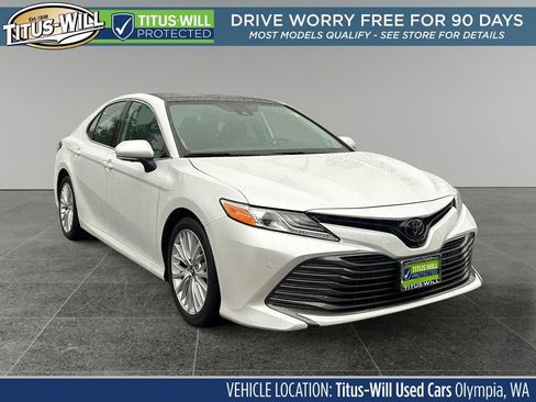 Used 2020 Toyota Camry XLE image 1