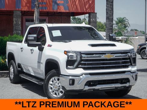 Used 2025 Chevrolet Silverado 2500 LTZ w/ LTZ Premium Package AWD/4WD image 2