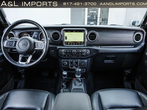 Used 2023 Jeep Wrangler Unlimited Sahara w/ LED Lighting Group AWD/4WD image 6