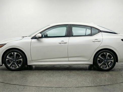 Used 2025 Nissan Sentra SV FWD image 11