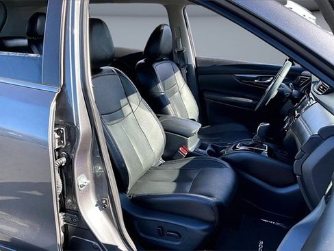 Used 2020 Nissan Rogue SL w/ Premium Package image 29