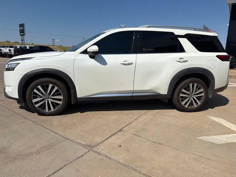 Used 2022 Nissan Pathfinder Platinum w/ Cargo Package AWD/4WD image 6