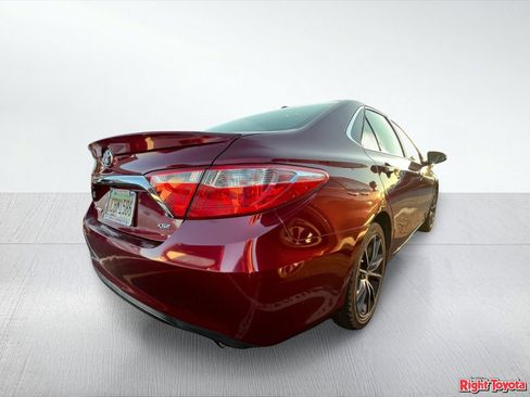 Used 2017 Toyota Camry XSE w/ Moonroof Package FWD image 4